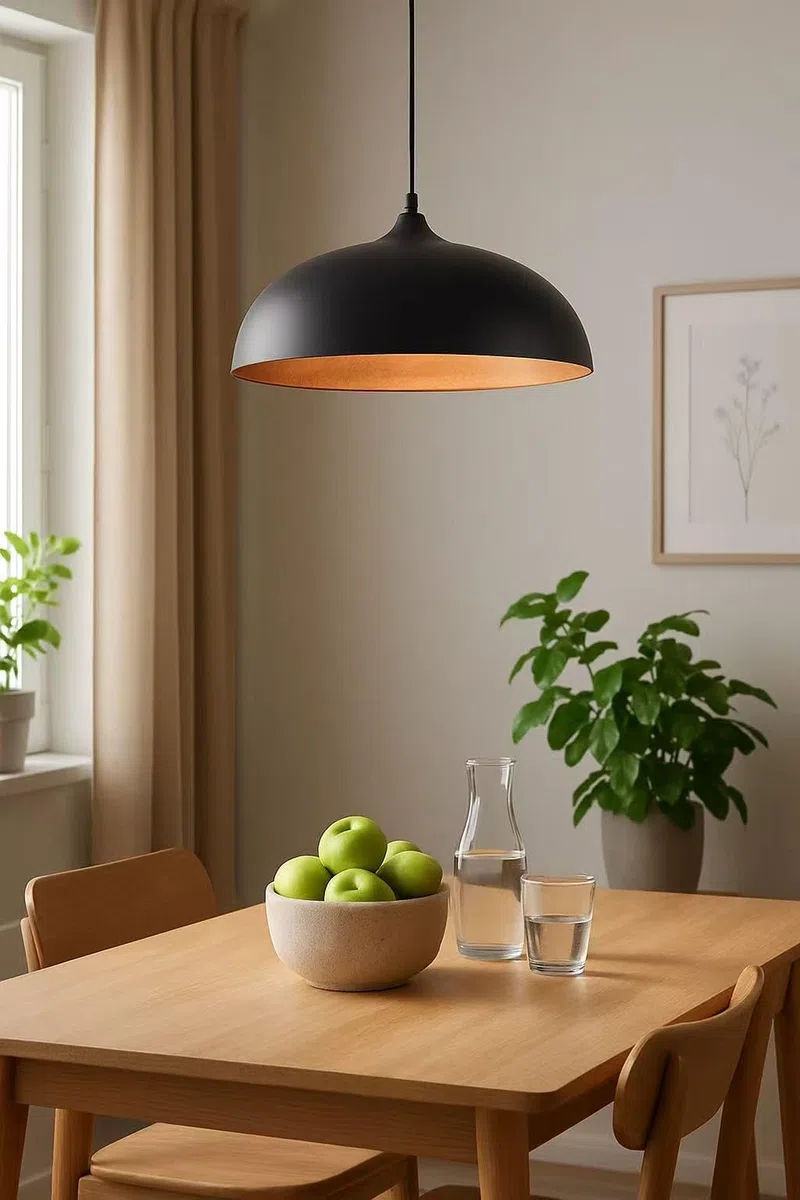 Lampadario a sospensione stile contemporaneo in metallo pendente a cupola attacco E27 luce tavolo cucina di colore nero o bianco Ø35 cm (NERO) B90-N