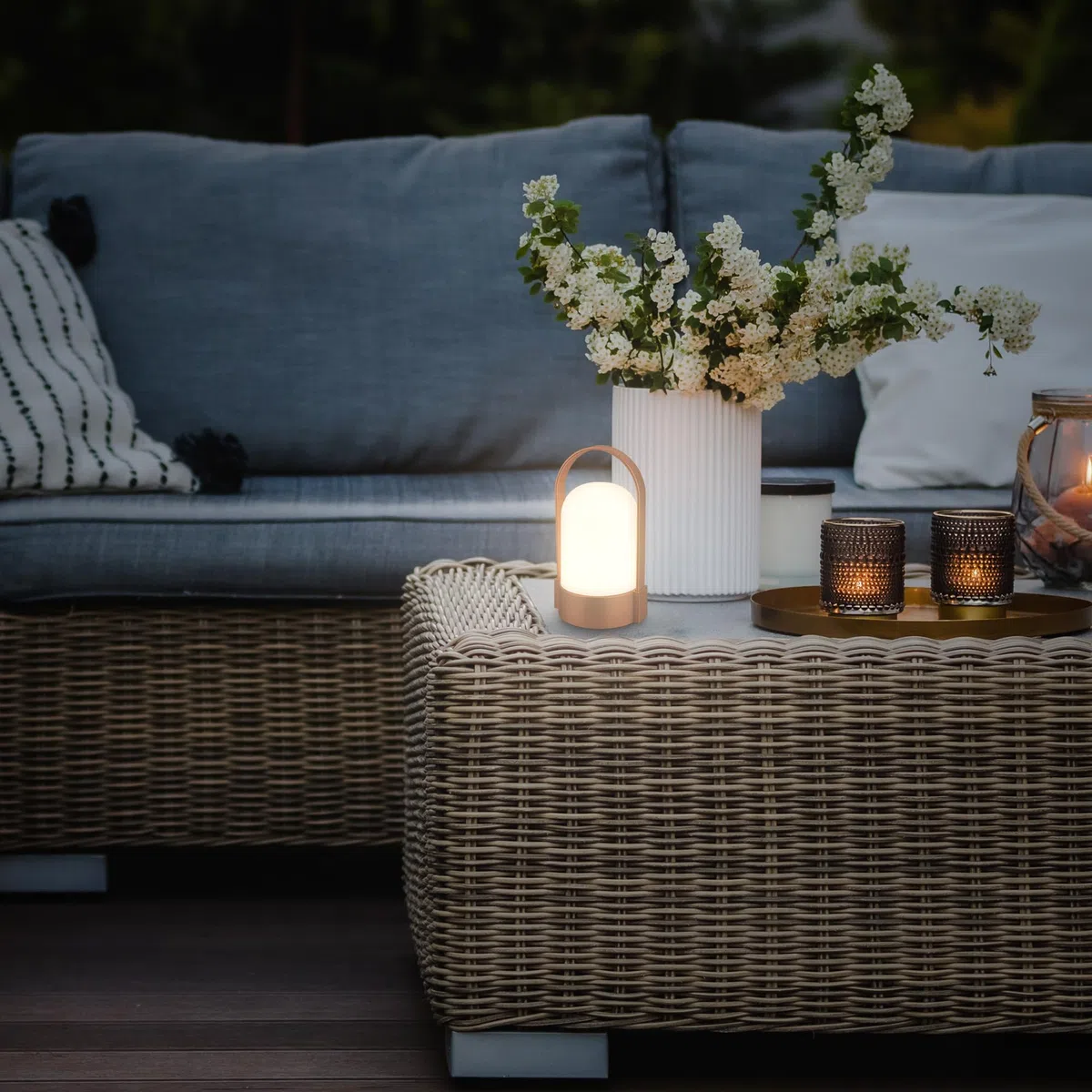 BRILONER - Set di 2 lampade da tavolo LED senza fili IP44 con touch, dimmerabili a livelli, lampada da scrivania senza fili, lampada ricaricabile, comodino, per esterni, 8,5x8x15,5 cm, marrone