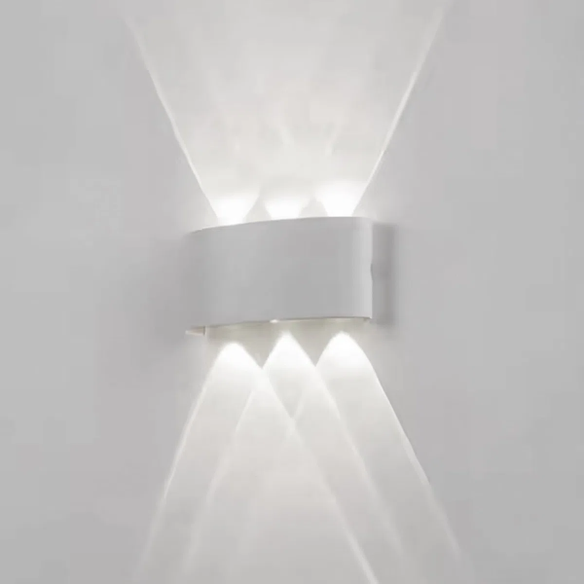 Voltix Applique da Parete LED 6W, Lampada da Parete per Interni ed Esterni, Luce Fredda, Design Moderno in Alluminio, Lampada da Muro Impermeabile, Facile da Installare (Luce Fredda 6000K, Bianco)