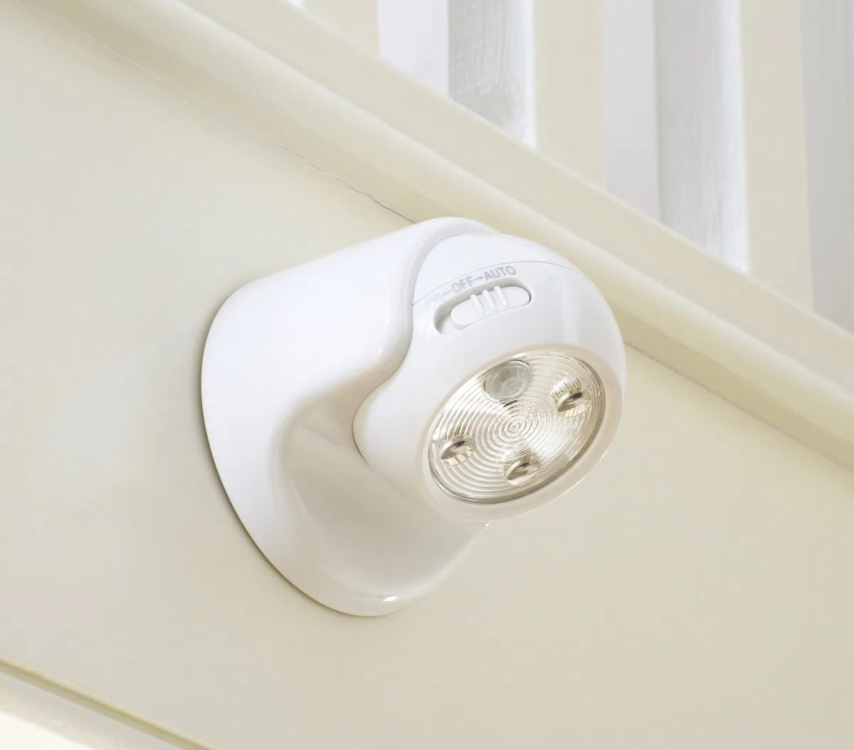 Auraglow Luce LED di Sicurezza A Batteria Ad Attivazione Con Movimento Con Sensore PIR Removibile Cordless