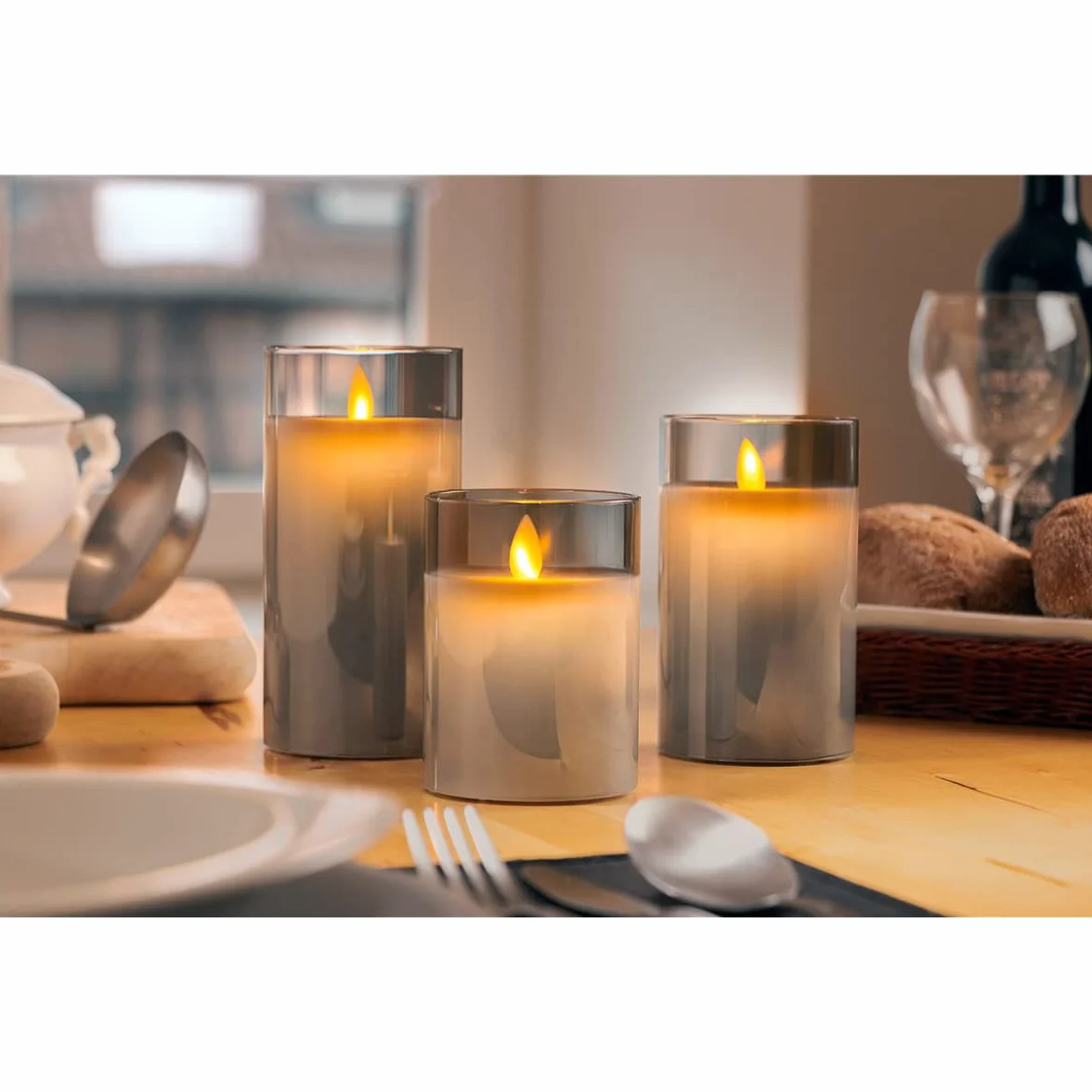 Goobay 60370 - Candela a LED in vera cera, altezza 10 cm, senza fiamma, con timer, colore grigio