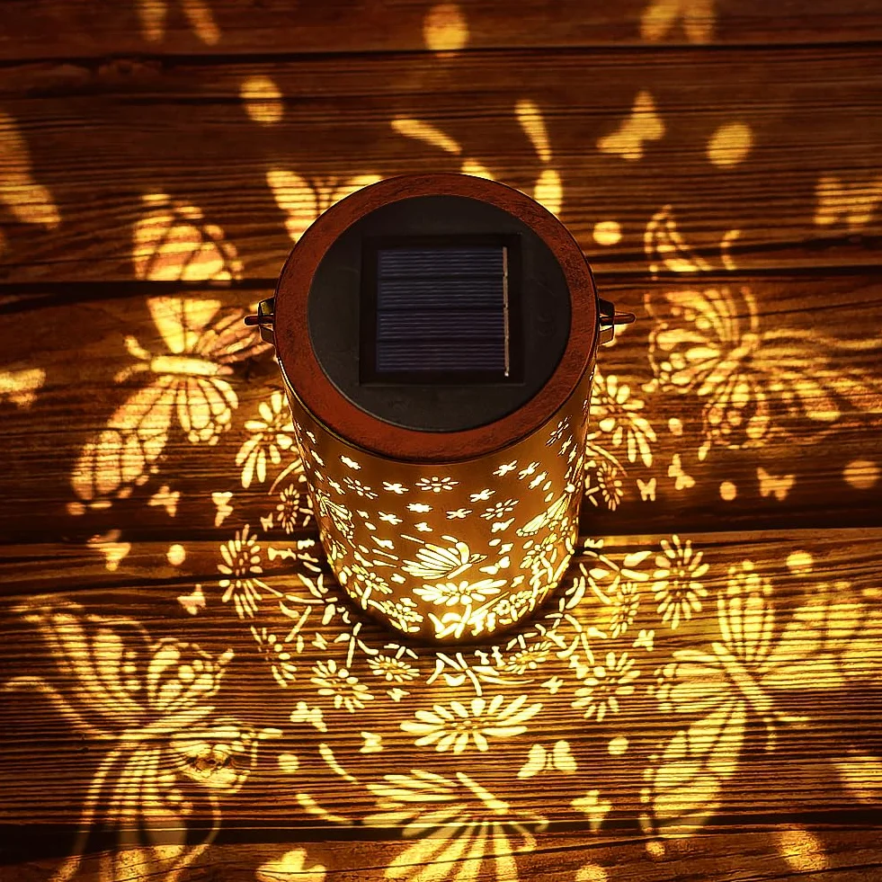 HOTUT Lanterna Solare da Esterno, Lampada Solare da Giardino in Metallo con Farfalla Sospesa, IP65 Impermeabile LED Lanterne di Farfalla, Appendibile Decorative Lanterna per Giardino Terrazza Balcone