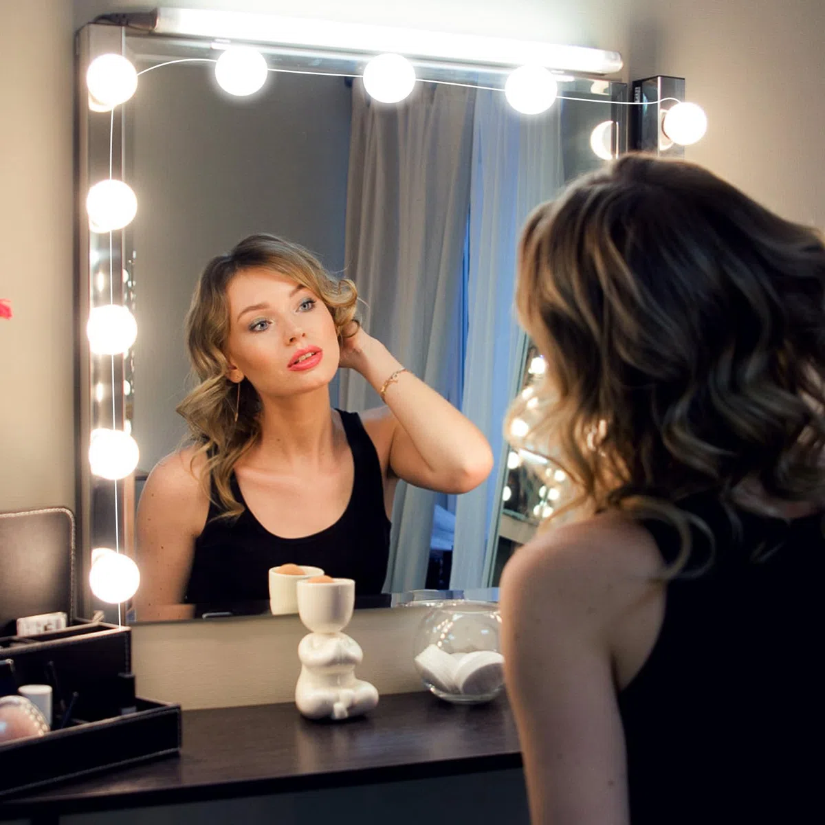 NVIYAM Luci Specchio da Trucco 10 LED Hollywood 3 Modalità Colore USB per Cosmetica e Bagno