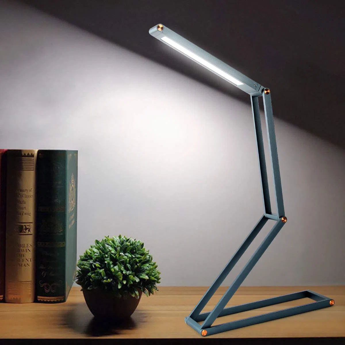 ELZO Lampada da Tavolo LED in Alluminio, Luce da Lettura Dimmerabile Lampada da Scrivania Portatile Pieghevole con Cavo USB Testa Girevole, Blu Grigio Scuro
