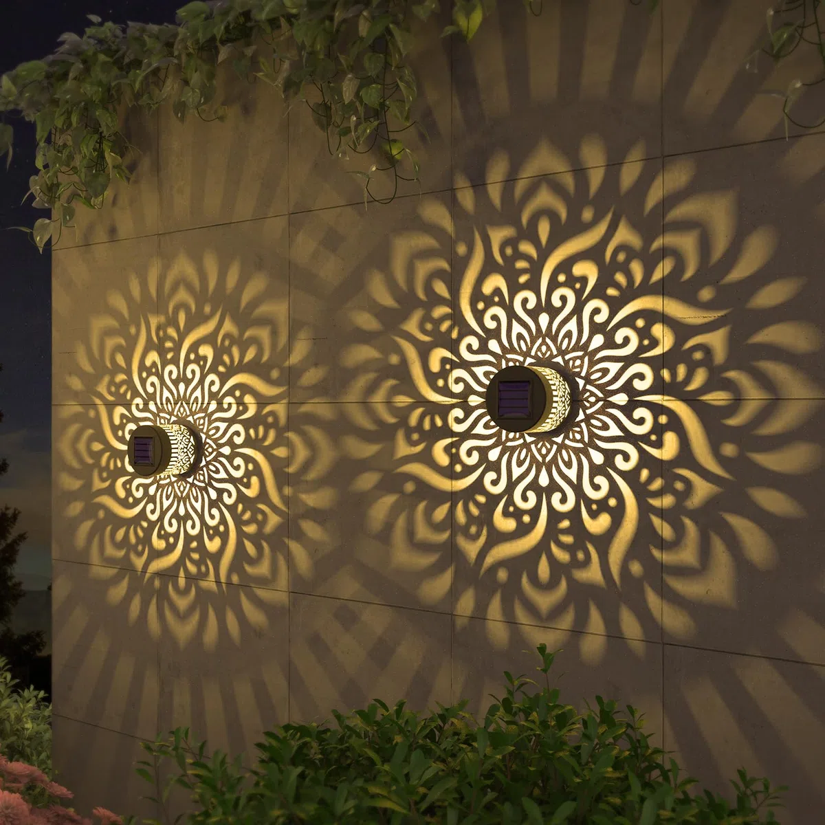 gardencave Confezione da 2 lampade solari per recinzione in metallo, alimentate ad energia solare, per esterni, lampade da parete per gradini della terrazza, tema mandala, impermeabili, luce per