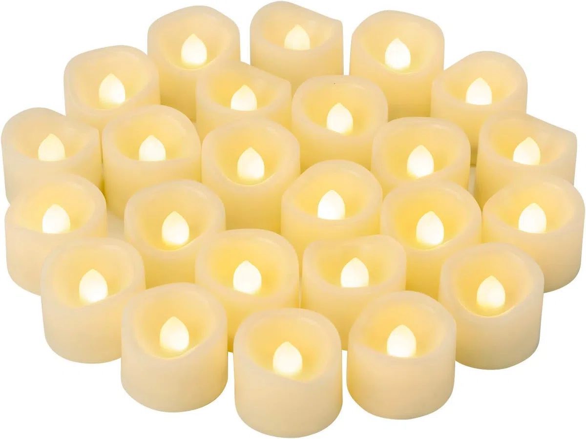 24 candele votive a LED senza fiamma tremolanti, funzionano a batterie/tremolanti elettriche, candele finte sfuse per Halloween, Natale, matrimoni, feste, ecc. (bianco caldo)
