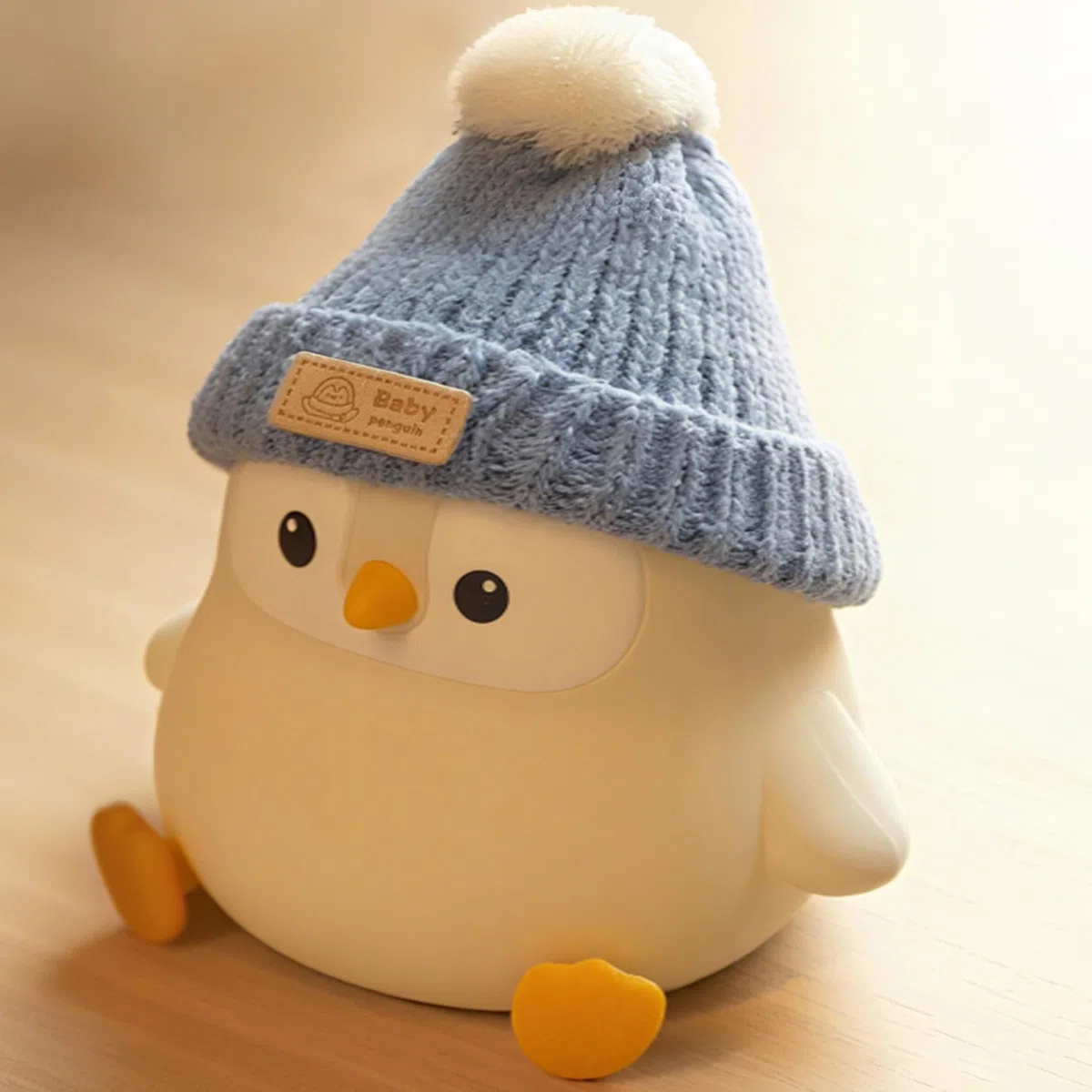 FAMIDUO Lampade Bambini Cameretta Pinguino con Cappello Lavorato a Maglia, Lampada Pinguino Morbida Kawaii, Silicone per Uso Alimentare,Luce Notturna Dimmerabile,LED Ricaricabile Luce Notturna Bambini