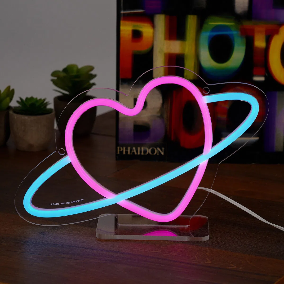 Legami Insegna Luminosa Led a Effetto Neon, Decorazione Casa, Tema Planet Heart, 27 x 17.5 x 8 cm