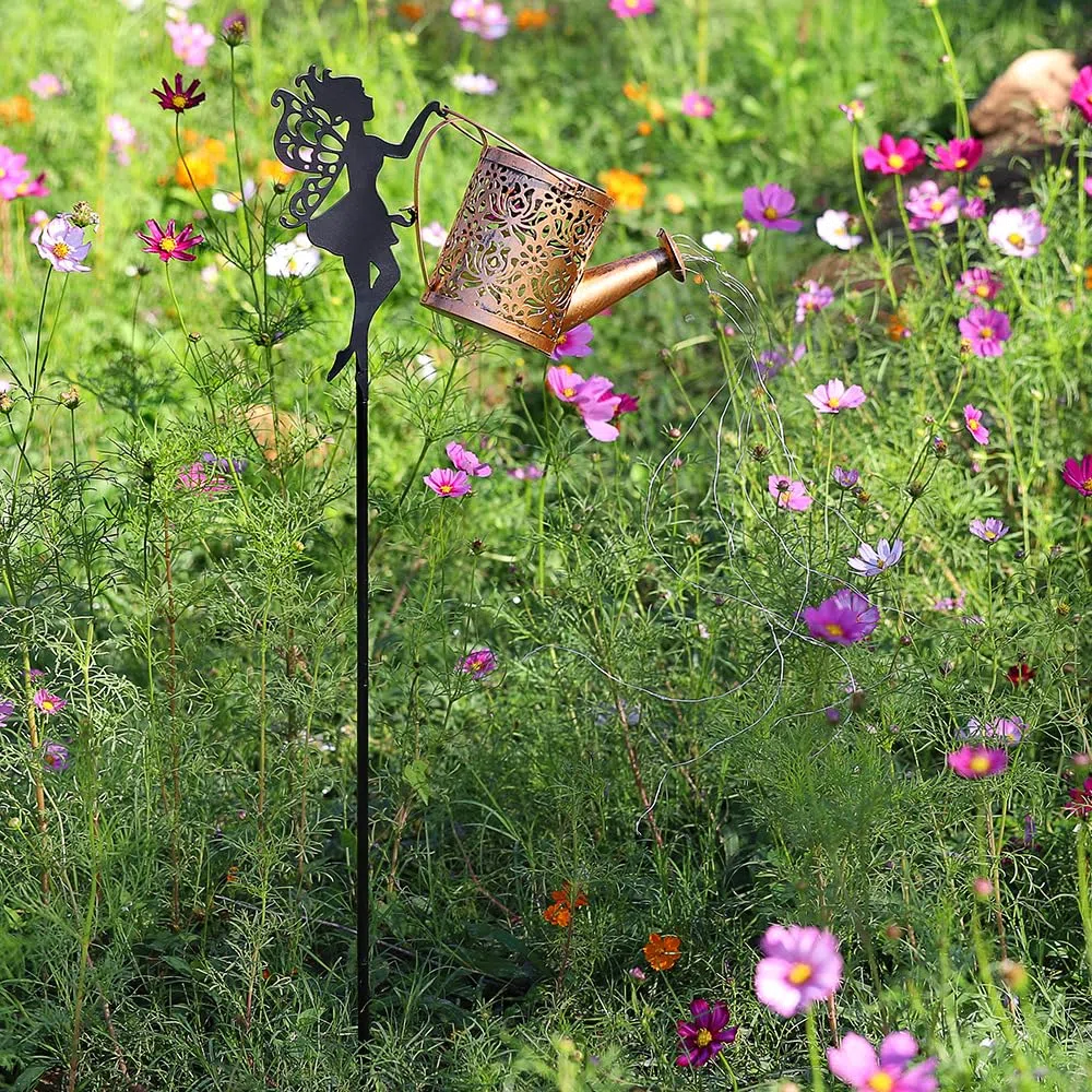Luce elettrica solare del bollitore d'acqua fata, giardino decorativo del ferro battuto Retro Cute Elf Floor Light, senza fili Dusk to Dawn LED lampada impermeabile.