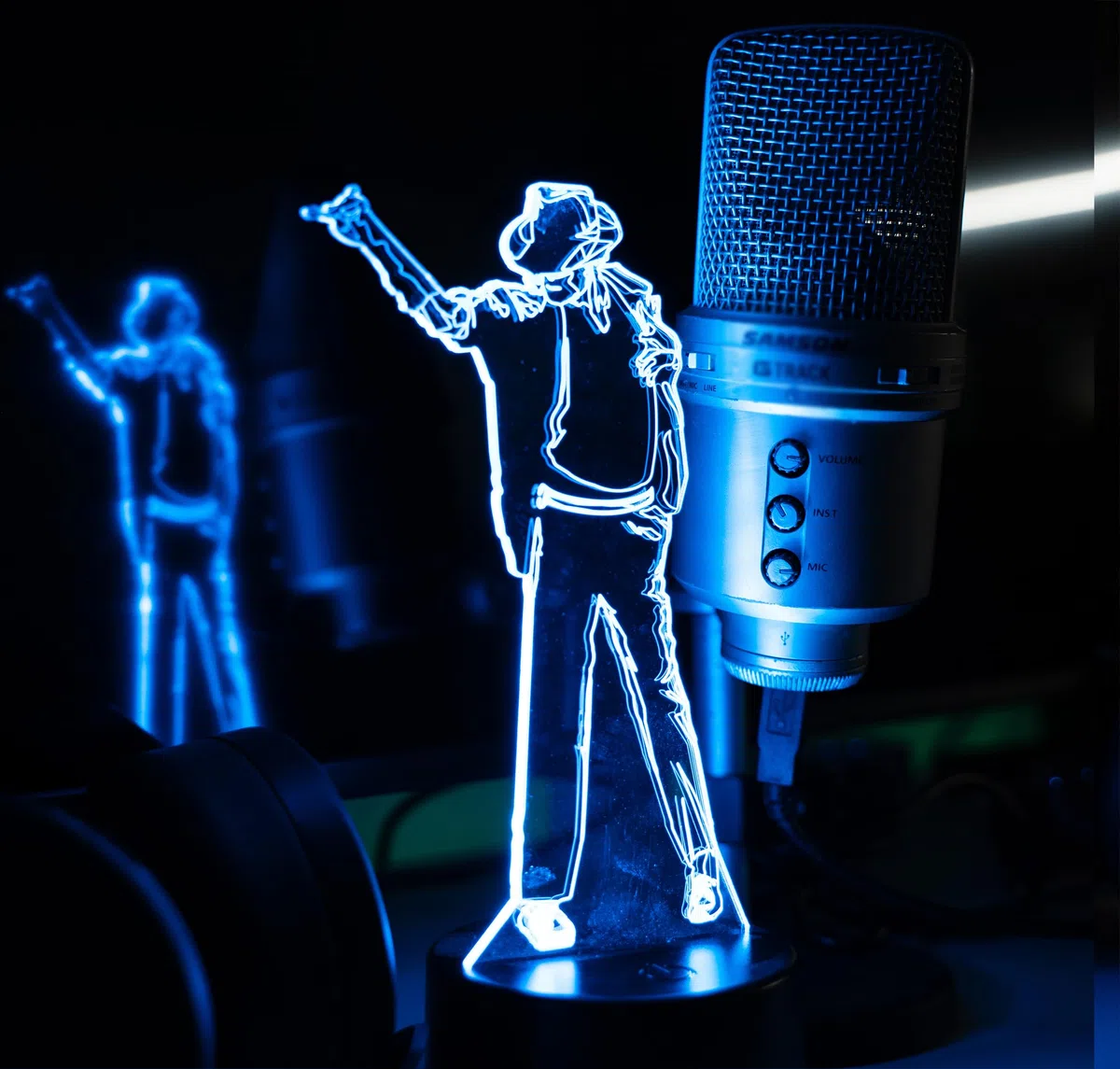 MusicLED - Luce 3D dream luce notturna MICHAEL JACKSON lampada USB e batteria con telecomando 7 colori e 5 modalità gadget idea regalo fan di Jackson (Michael Jackson)