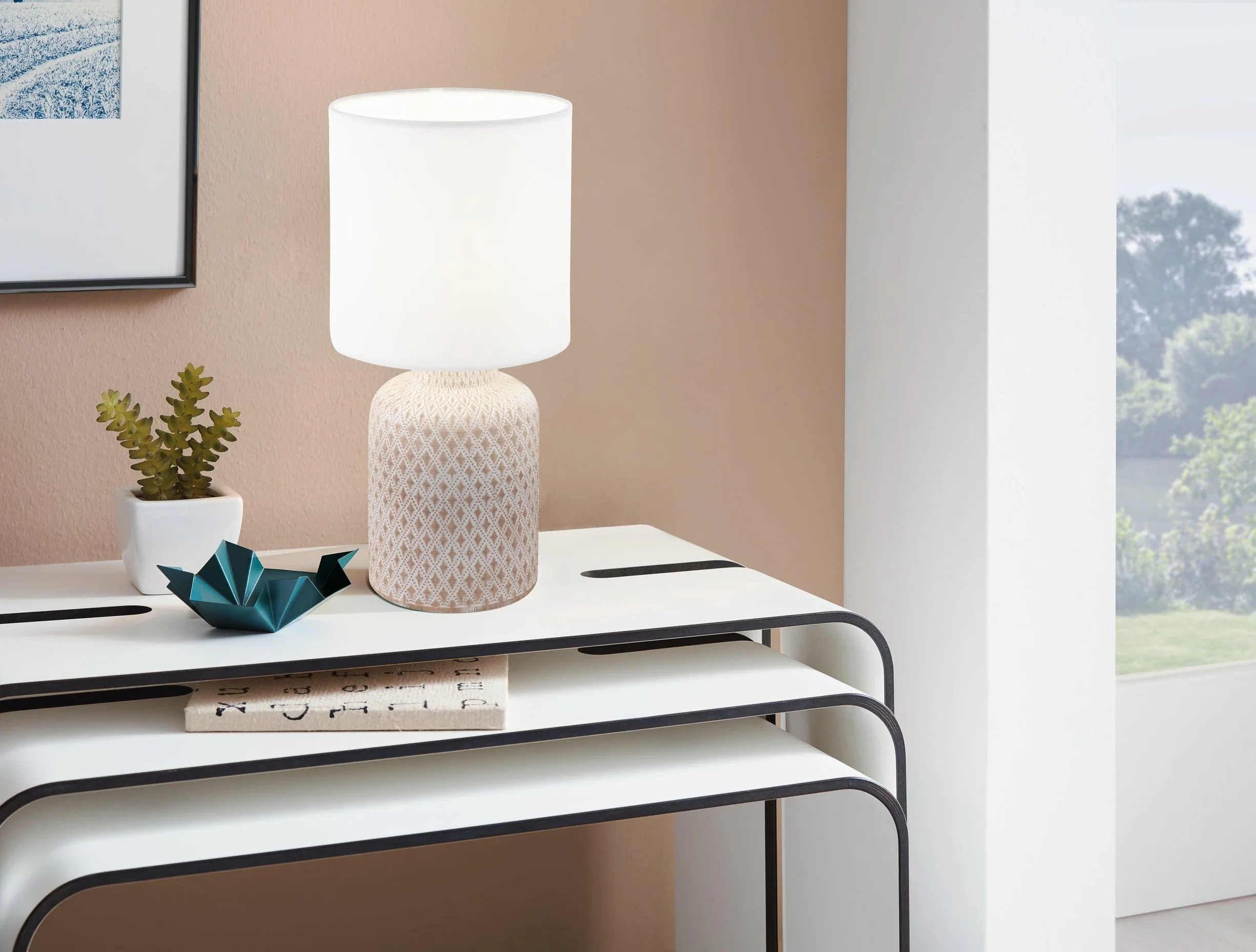 Eglo Bellariva Lampada da tavolo, lampada da comodino in ceramica color crema, tessuto bianco, lampada da soggiorno, lampada con interruttore, attacco E14