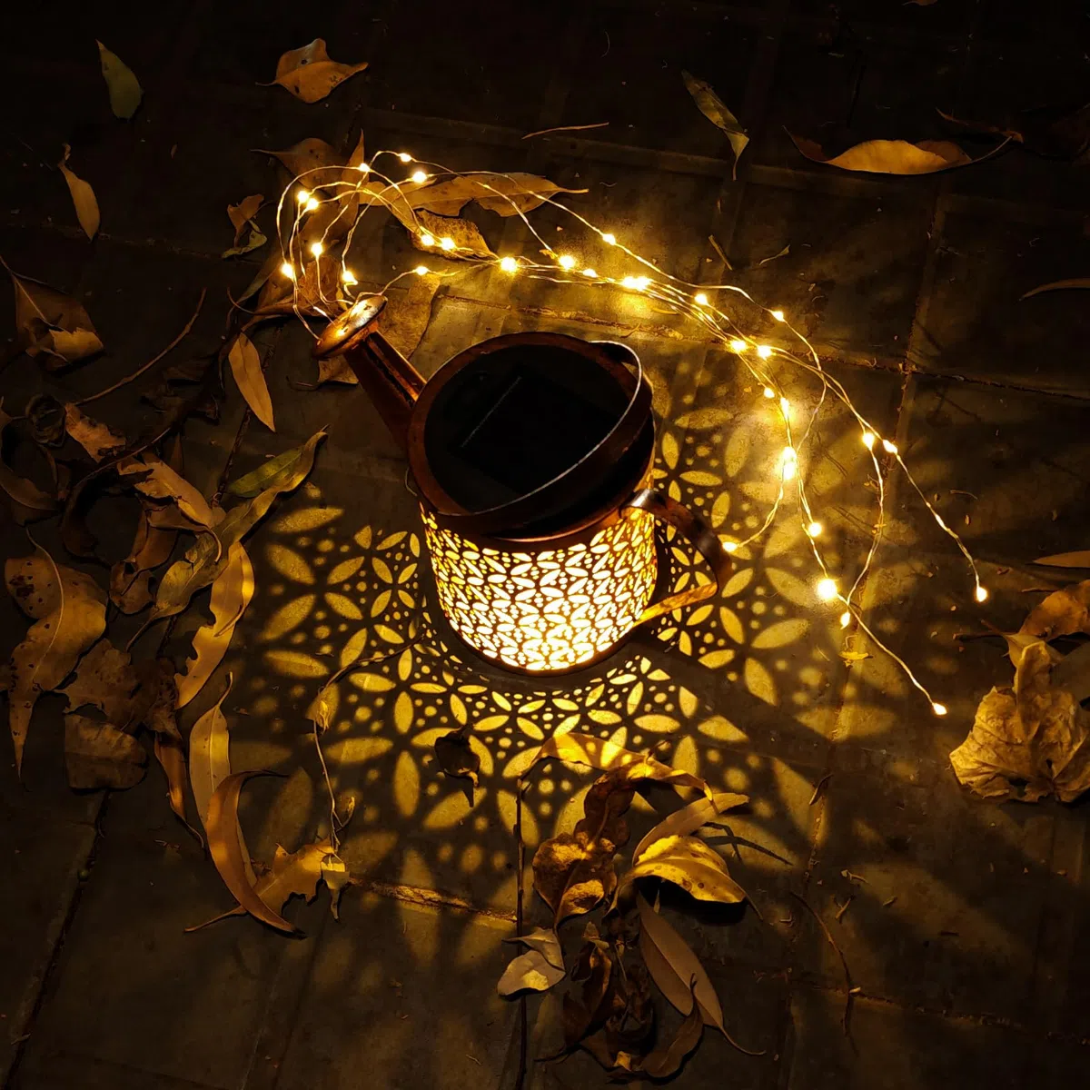 Comius Sharp Lanterne Solari da Esterno, Lampade Solari da Giardino in Metallo, IP65 Impermeabile Luci Solare da Giardino con Gancio da Pastore per Tavolo Prato Balcone Natale Giardini Decorazioni