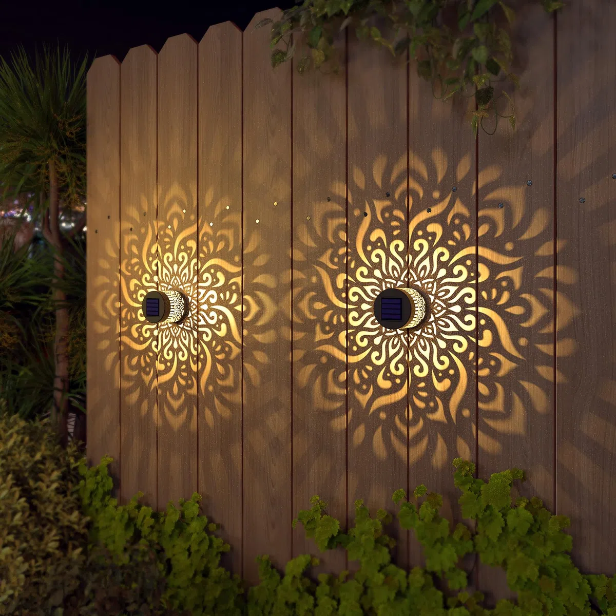 gardencave Confezione da 2 lampade solari per recinzione in metallo, alimentate ad energia solare, per esterni, lampade da parete per gradini della terrazza, tema mandala, impermeabili, luce per