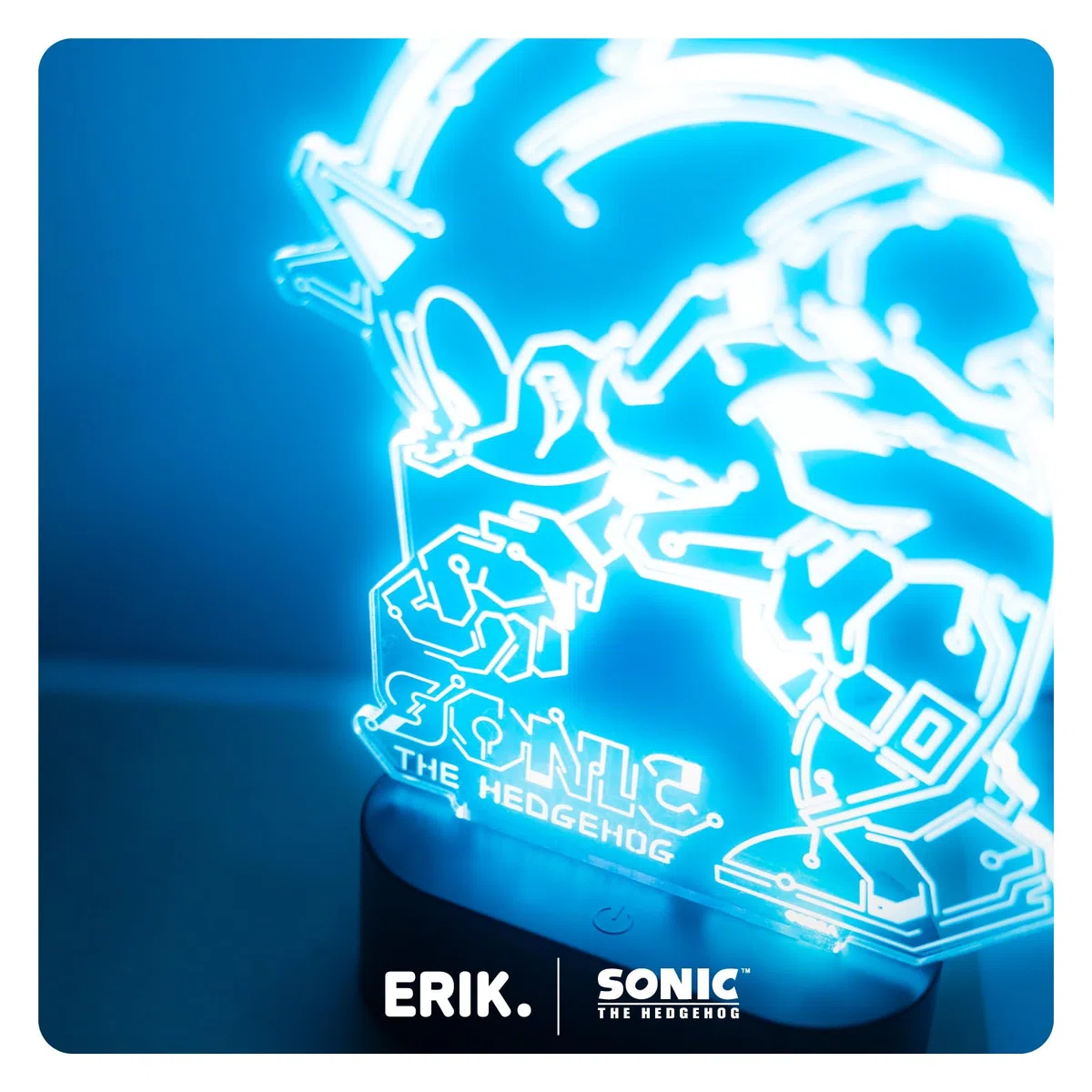 Grupo Erik Lampada Sonic - Lampada da Comodino o da Tavolo LED Gaming con Cavo USB o Batterie AAA | Luce Notturna Bambini 17 x 20 x 5,5 cm
